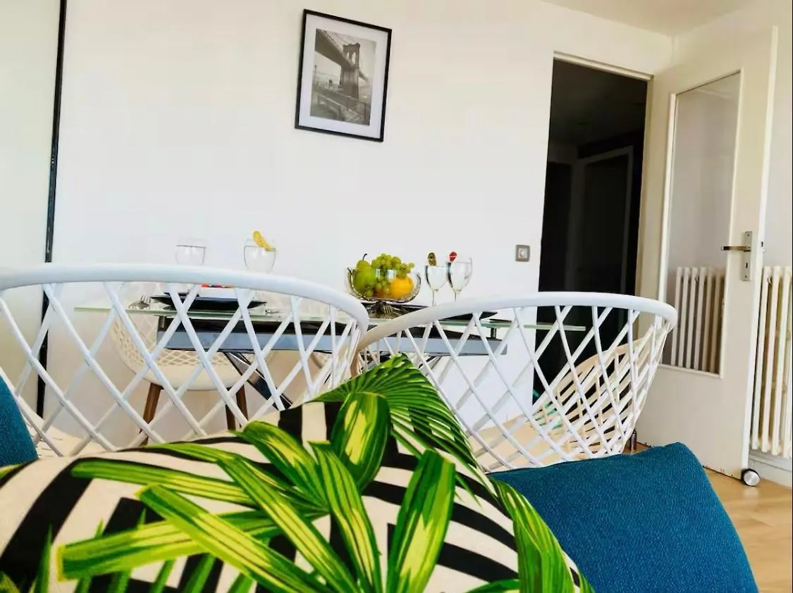 Διαμέρισμα Panoramic Sea View - Air Conditioning - Terrace - 2 Bedrooms - Kitchen - Wifi - Tramway Νίκαια
