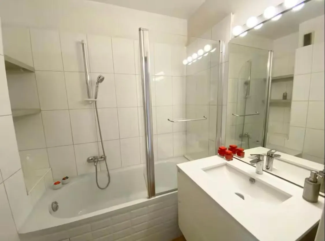 Panoramic Sea View - Air Conditioning - Terrace - 2 Bedrooms - Kitchen - Wifi - Tramway Νίκαια 0*,  Γαλλία